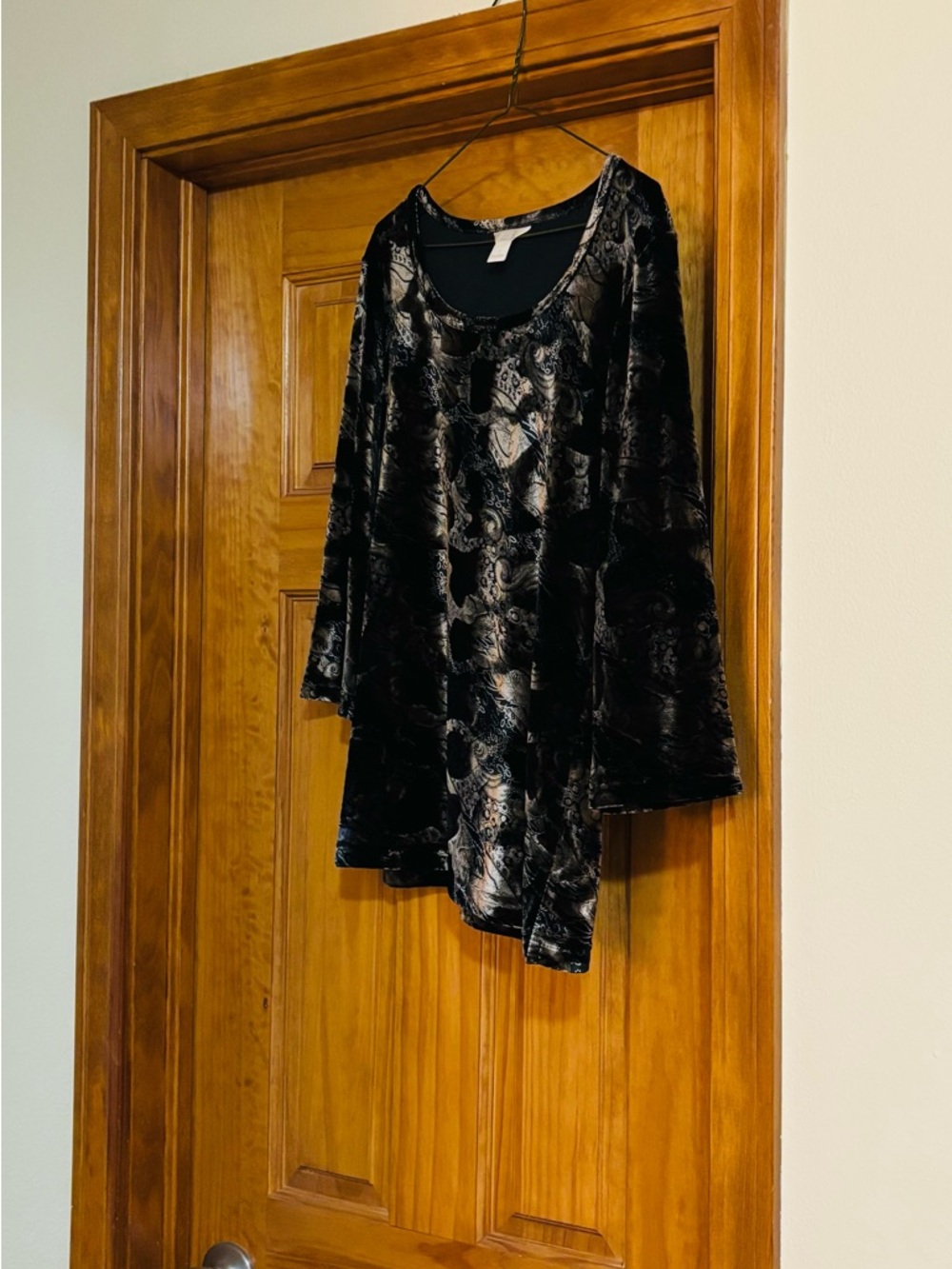 Christopher & Banks Black silver and Gold Patterned Blouse velvet - Picture 5 of 9
